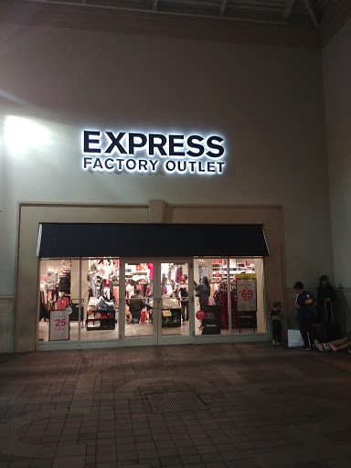 Outlet Store «Express Factory Outlet», reviews and photos, 4951 International Dr, Orlando, FL 32819, USA