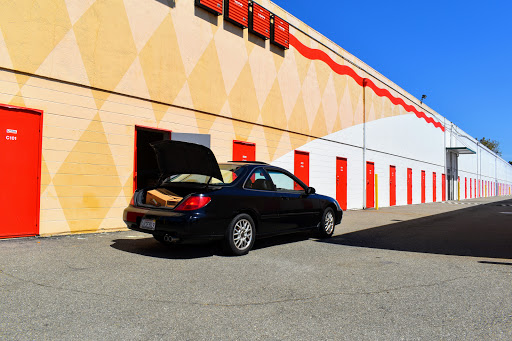 Truck Rental Agency «U-Haul Moving & Storage of Thornton», reviews and photos, 4833 Thornton Ave, Fremont, CA 94536, USA