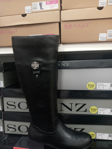 Shoe Store «Shoe Carnival», reviews and photos, 5493 S 76th St, Greendale, WI 53129, USA