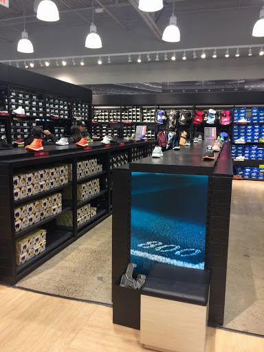 Sporting Goods Store «adidas Outlet Store Woodburn», reviews and photos, 1001 N Arney Rd Ste 400, Woodburn, OR 97071, USA