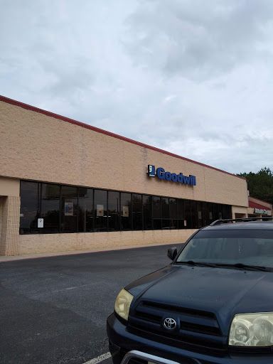 Thrift Store «Goodwill of North Georgia: Kennesaw Store and Donation Center», reviews and photos, 2500 Cobb Pkwy N, Kennesaw, GA 30152, USA