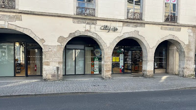 Carrefour City à Chaumont