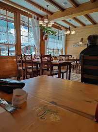 Atmosphère du Restaurant La Ripaille à Châtel - n°2