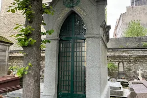 Montparnasse Cemetery image