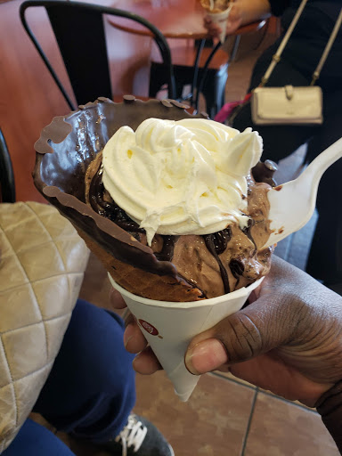 Ice Cream Shop «Cold Stone Creamery», reviews and photos, 7539 Corporate Blvd #110, Baton Rouge, LA 70809, USA