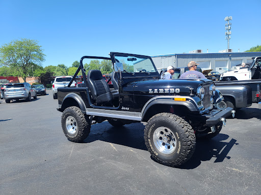 Car Dealer «Bill Gaddis Chrysler-Dodge-Jeep-Ram», reviews and photos, 1717 Wheeling Ave, Muncie, IN 47303, USA