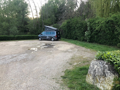 aire de stationnement camping car à Augy
