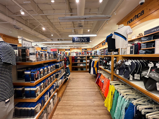 Clothing Store «The North Face Outlet», reviews and photos, 8555 San Ysidro Ave Ste 20, Gilroy, CA 95020, USA