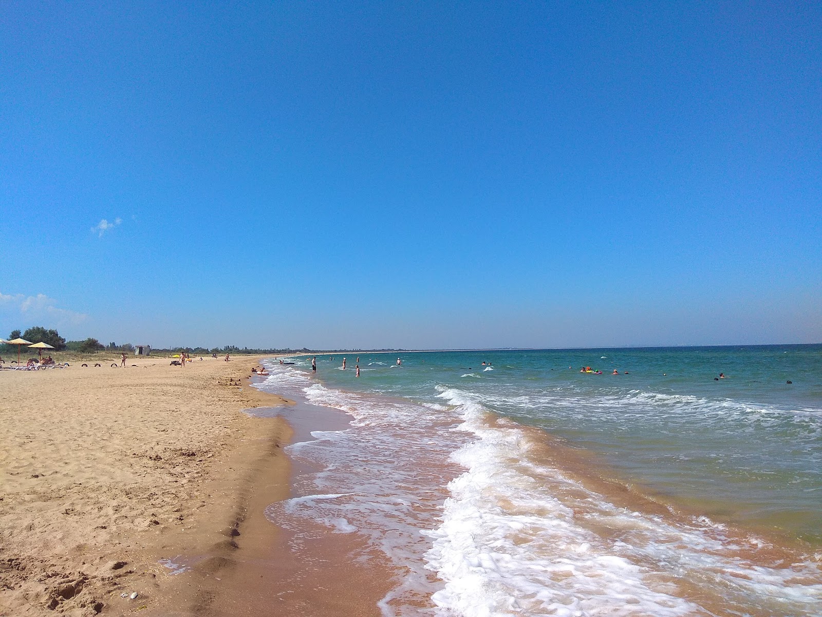 Photo of Plyazh Nizhnezamorskoye with bright sand surface