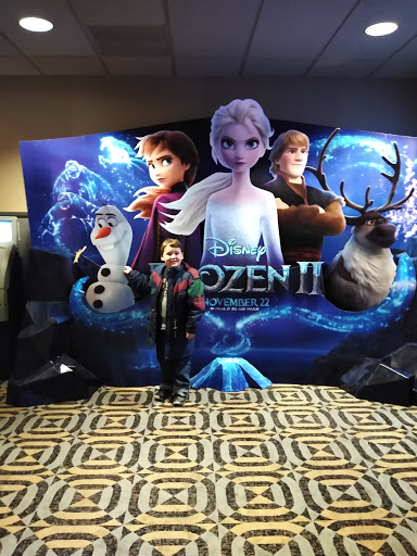 Movie Theater «Marcus Theatres Majestic Cinema of Omaha», reviews and photos, 14304 W Maple Rd, Omaha, NE 68164, USA