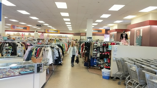 Thrift Store «Discover Goodwill Fountain Retail Center», reviews and photos