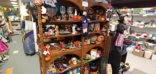 Thrift Store «Treasures Galore The Indoor Garage Sale Thrift Store», reviews and photos, 1964 Rahncliff Ct #800, Eagan, MN 55122, USA