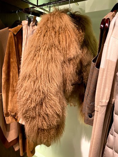 Clothing Store «Burberry Outlet», reviews and photos, 5220 Fashion Outlets Way, Rosemont, IL 60018, USA