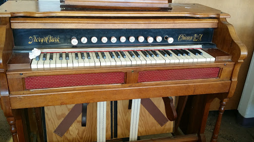 Thrift Store «7th St & Union Hills Goodwill Retail Store & Donation Center», reviews and photos, 710 E Union Hills Dr, Phoenix, AZ 85024, USA