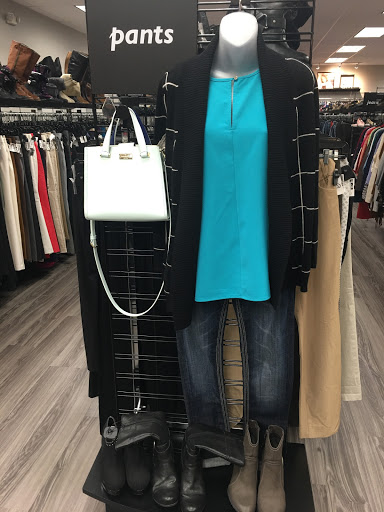 Used Clothing Store «Clothes Mentor», reviews and photos, 306 Oyster Point Rd, Newport News, VA 23602, USA