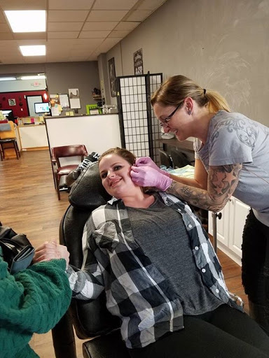Tattoo Shop «Endless Kreations Custom Tattoo & Piercing», reviews and photos, 101 Old Shackle Island Rd, Hendersonville, TN 37075, USA