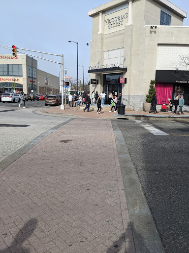 Clothing Store «Under Armour Factory House», reviews and photos, 11 N Michigan Ave #430, Atlantic City, NJ 08401, USA