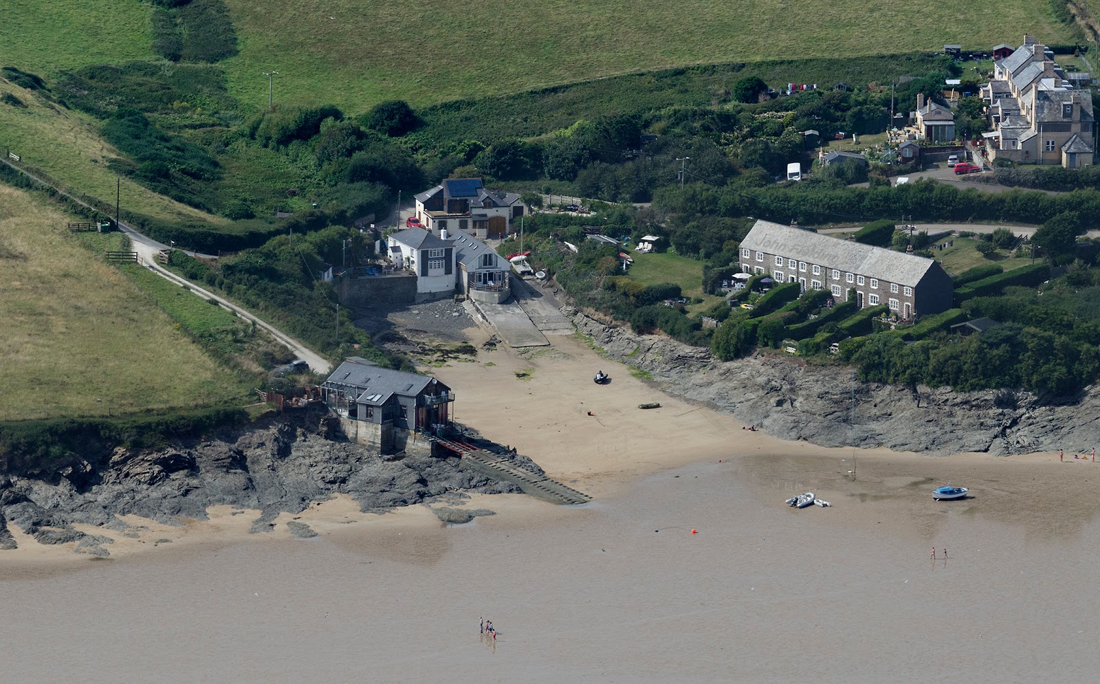 Φωτογραφία του Hawker's Cove, Padstow με επίπεδο καθαριότητας εν μέρει καθαρό