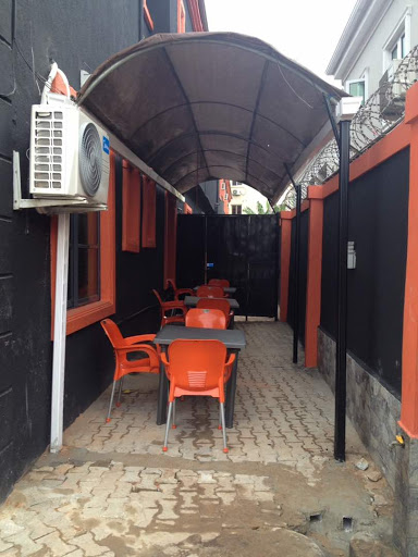 Dema Suites & Hotels Ltd., No. 2 Giwa-Amu Lane & Off, Gapiona Ave, Oka, Benin City, Nigeria, Motel, state Edo