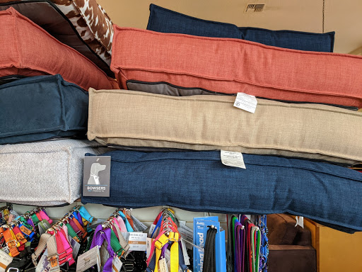 Pet Supply Store «Sellwood Pet Supply», reviews and photos, 8334 SE 17th Ave, Portland, OR 97202, USA