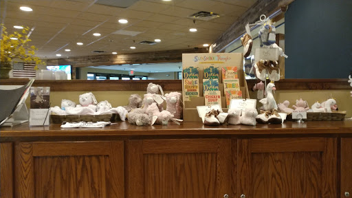 Shopping Mall «Valley Creek Mall», reviews and photos, 1750 Weir Dr, St Paul, MN 55125, USA