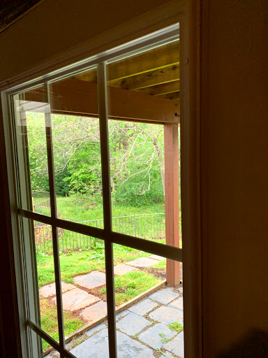 Glass & Mirror Shop «Charlottesville Glass & Mirror», reviews and photos, 1428 E High St, Charlottesville, VA 22902, USA