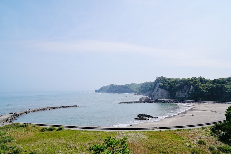 大原灯台（大原港東防波堤灯台）