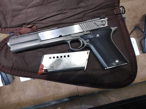 Pawn Shop «Chesapeake Pawn and Gun», reviews and photos, 3330 S Military Hwy, Chesapeake, VA 23323, USA