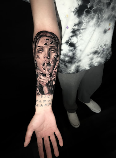 Explore easy flower tattoo ideas, creative tattoo ideas in Silver City, available at Independent Ink Tattoo