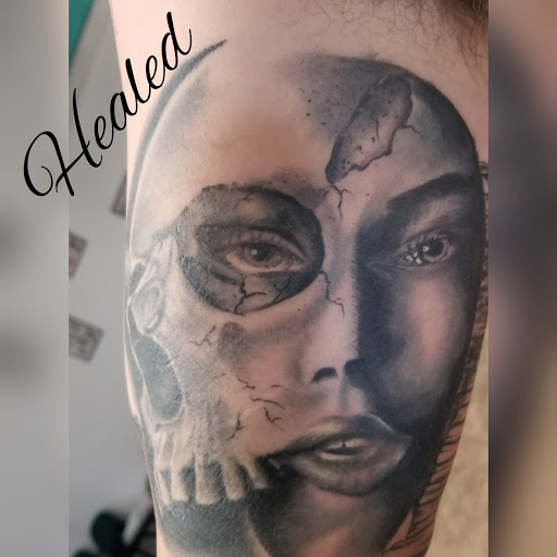 Explore queen of hearts tattoo ideas, creative tattoo ideas in Saint Petersburg, available at Edens Apple Tattoos and Piercings