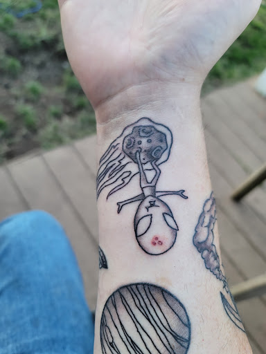 Tattoo Shop «Authentic Arts Tattoo & Gallery», reviews and photos, 207 Terry Rd, Smithtown, NY 11787, USA