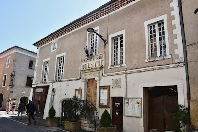 Mairie à Villeneuve-de-Berg
