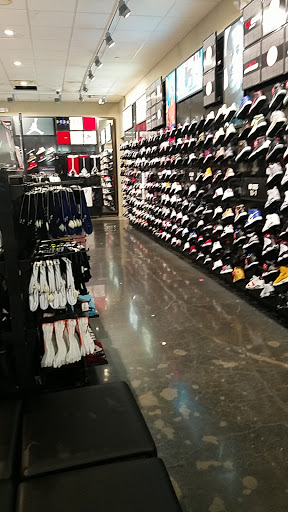 Shopping Mall «Santa Rosa Plaza», reviews and photos, 1071 Santa Rosa Plaza, Santa Rosa, CA 95401, USA