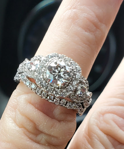 Jewelry Repair Service «South Texas Jewelers», reviews and photos, 8739 Bandera Rd #105, San Antonio, TX 78250, USA