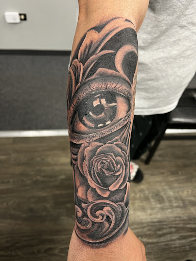 Explore family members tattoo ideas, creative tattoo ideas in Schaumburg, available at Urban Rebels Ink