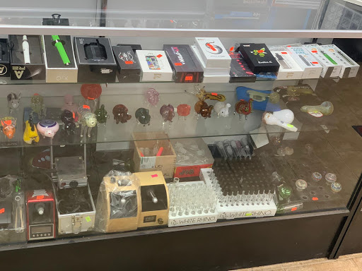 Tobacco Shop «Amsterdam Smoke Shop», reviews and photos, 510 W Court St, Seguin, TX 78155, USA