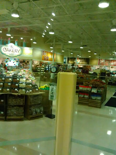 Grocery Store «Lowes Foods on Strickland Road», reviews and photos, 9600 Strickland Rd, Raleigh, NC 27615, USA