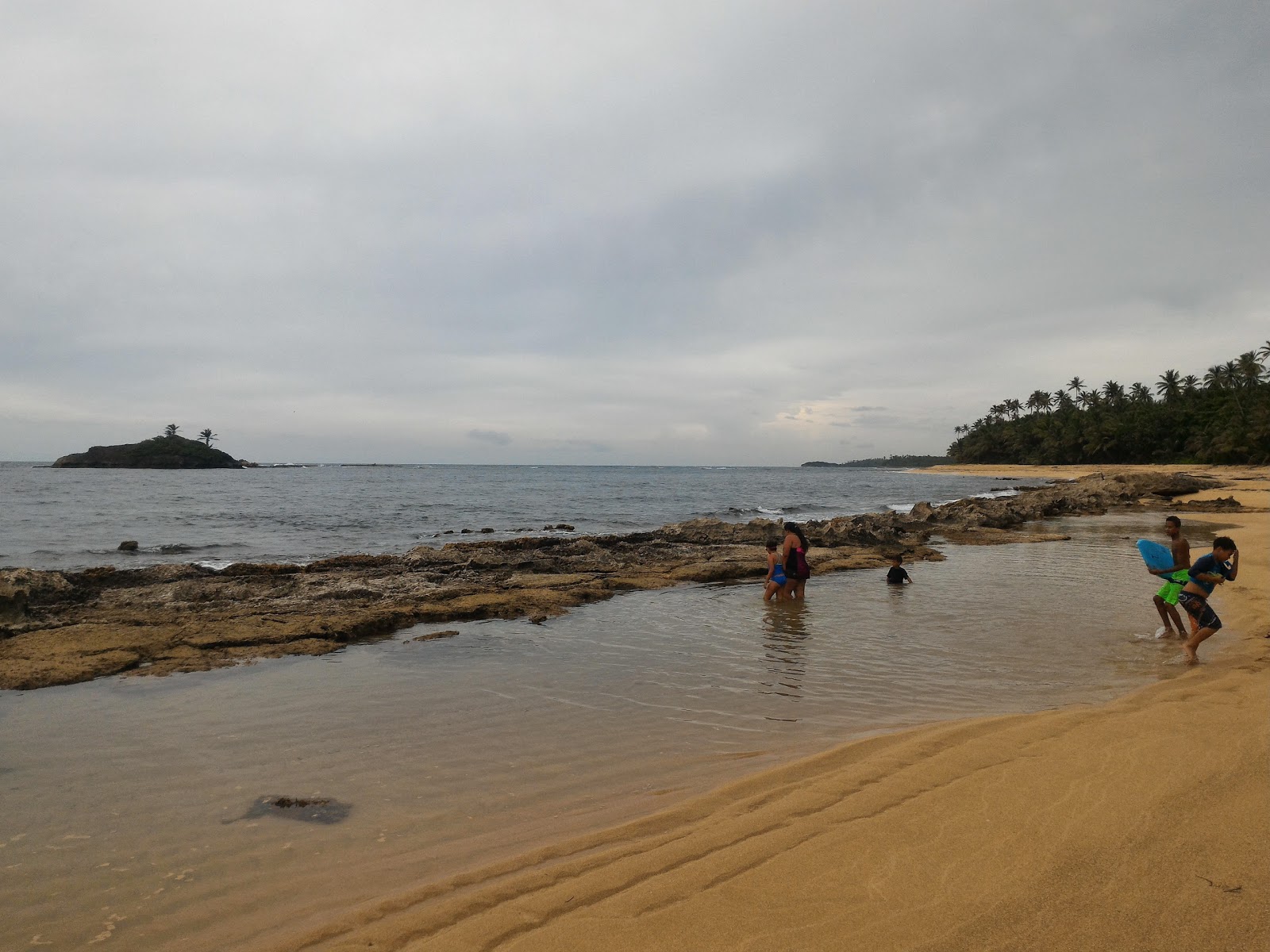Foto van Punta Cibuco beach met gemiddeld niveau van netheid