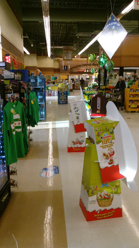 Grocery Store «Jewel-Osco», reviews and photos, 13200 Village Green Dr, Huntley, IL 60142, USA