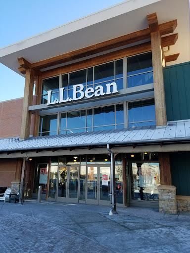 Shopping Mall «The Promenade Shops at Evergreen Walk», reviews and photos, 501 Evergreen Way #503, South Windsor, CT 06074, USA