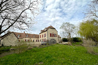 Extérieur du Restaurant Moulin le Fleurie à Charenton-du-Cher - n°1