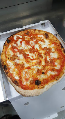 Pizzeria 'O Scugnizzo 2 Via Armando Diaz, 82030 Castelpoto BN, Italia