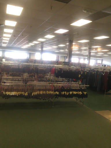 Discount Store «Discount Fashion Warehouse Dublin», reviews and photos, 6599 Dublin Center Dr, Dublin, OH 43017, USA