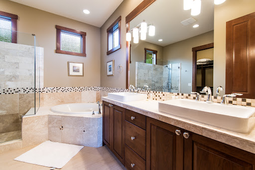 Vacation Home Rental Agency «Windermere Vacation Rentals Lake Chelan», reviews and photos, 115 E Woodin Ave, Chelan, WA 98816, USA