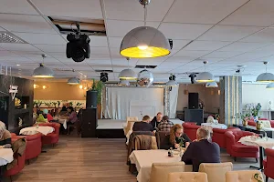 Basilika Kitchen & Bar - lunchbuffé i Jönköping image