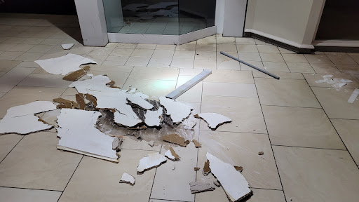 Shopping Mall «Cary Village Square Shopping Center», reviews and photos, 657 Cary Towne Blvd, Cary, NC 27511, USA