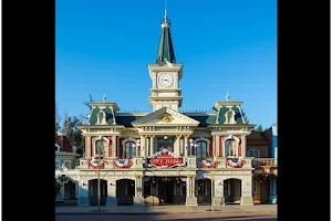 Disneyland City hall image