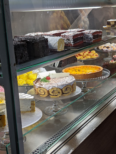 Padaria Pastelaria Mariazinha (Conde Carvalhal) no Funchal, Madeira