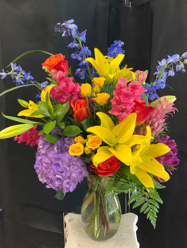 Florist «BloomTown Florist», reviews and photos, 218 W Bay Dr, Largo, FL 33770, USA