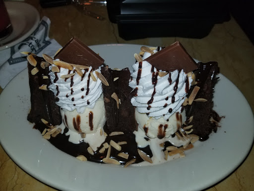 Restaurant «The Cheesecake Factory», reviews and photos, 101 Jordan Creek Parkway, West Des Moines, IA 50266, USA
